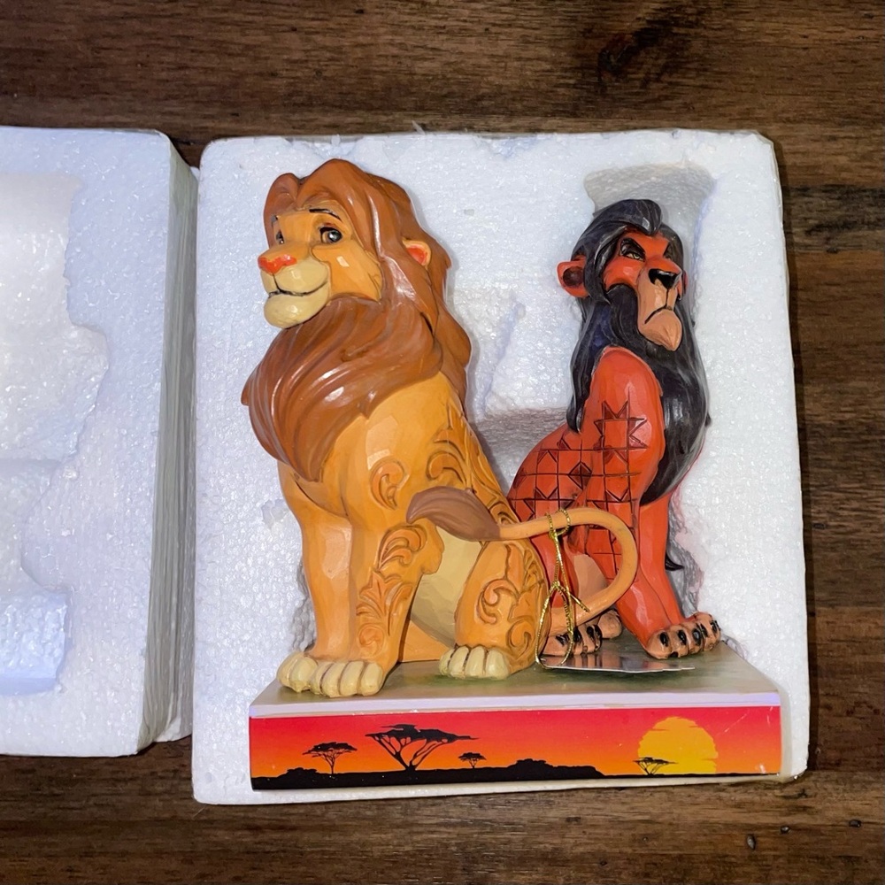 Jim Shore Mufasa Lion King “Proud and Petulant” MSRP $100